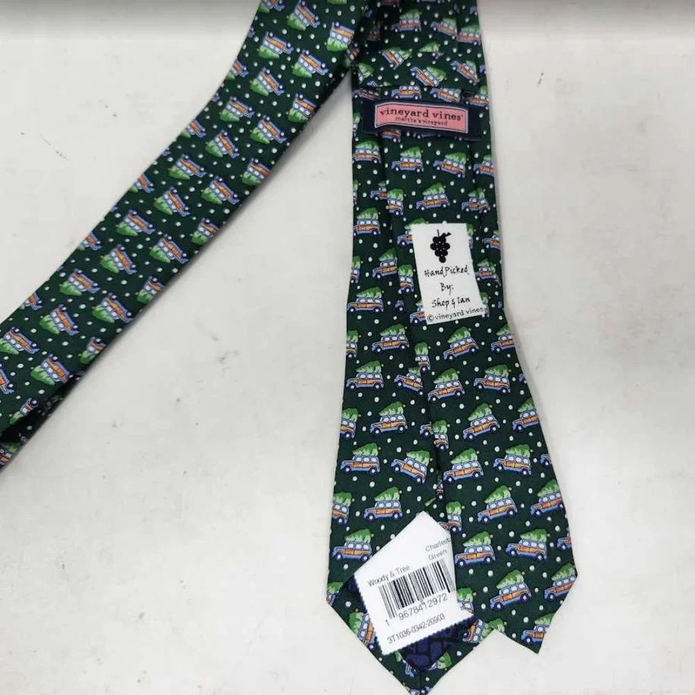 New boys Woody & Tree Vineyard Vines winter Christmas tie